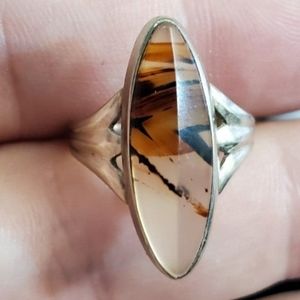 10k antique agate ring size 4.5. Stamped 10k white gold. Buy for the age not the